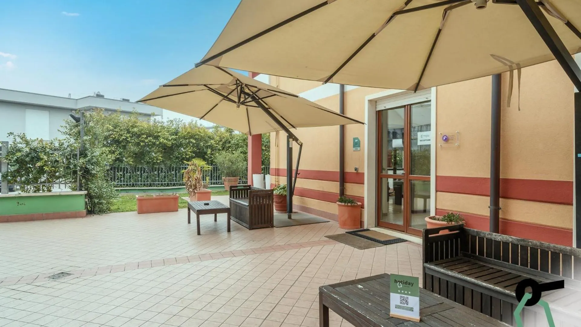 **** Hotel Hotiday Residence Garda Peschiera del Garda Italien